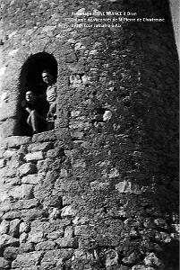 COLO JEUNE FRANCE 1950 dans la tour romaine